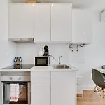 By The Palace - Ajuda Apartman *