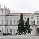 Apartman By The Palace - Ajuda *