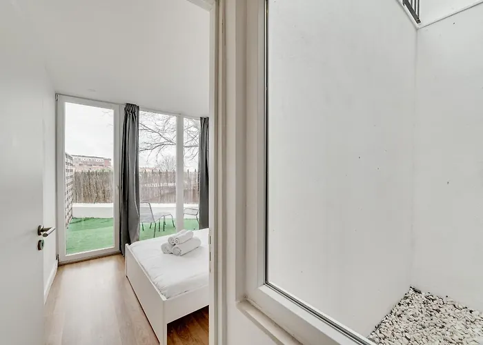 By The Palace - Ajuda Lisbona