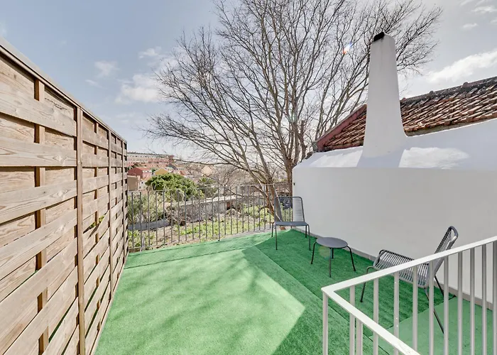 By The Palace - Ajuda *