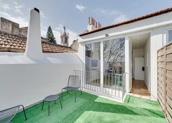 By The Palace - Ajuda *