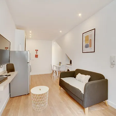 By The Palace - Ajuda Lizbona