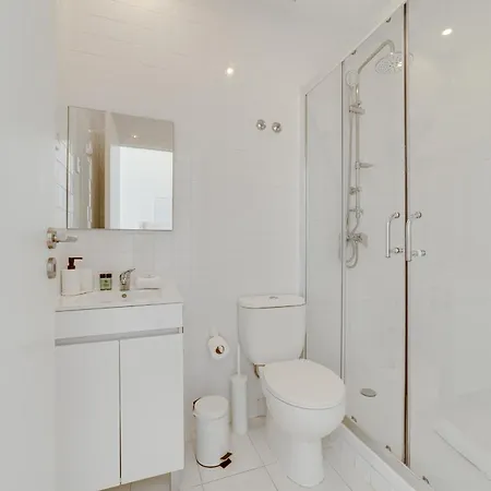 By The Palace - Ajuda Lizbona